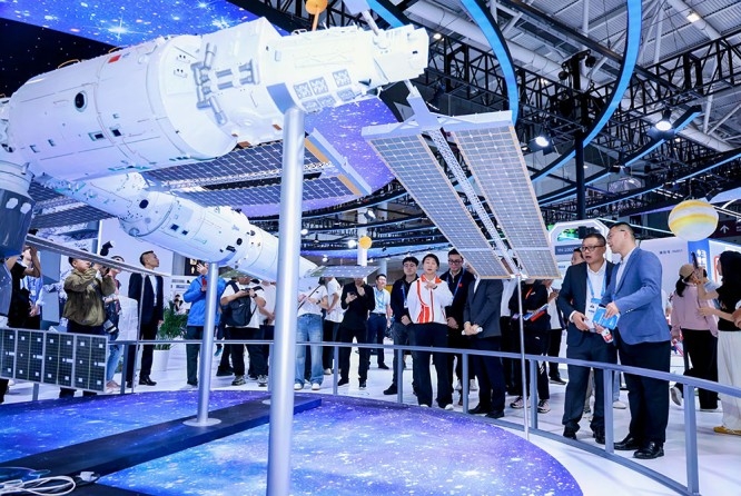 AI 算力产业与数据中心液冷技术展区